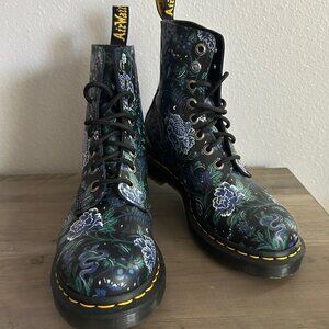 Dr. Martens 1460 Pascal Women's Mystic Floral Lace Up Boots in Black Size 7